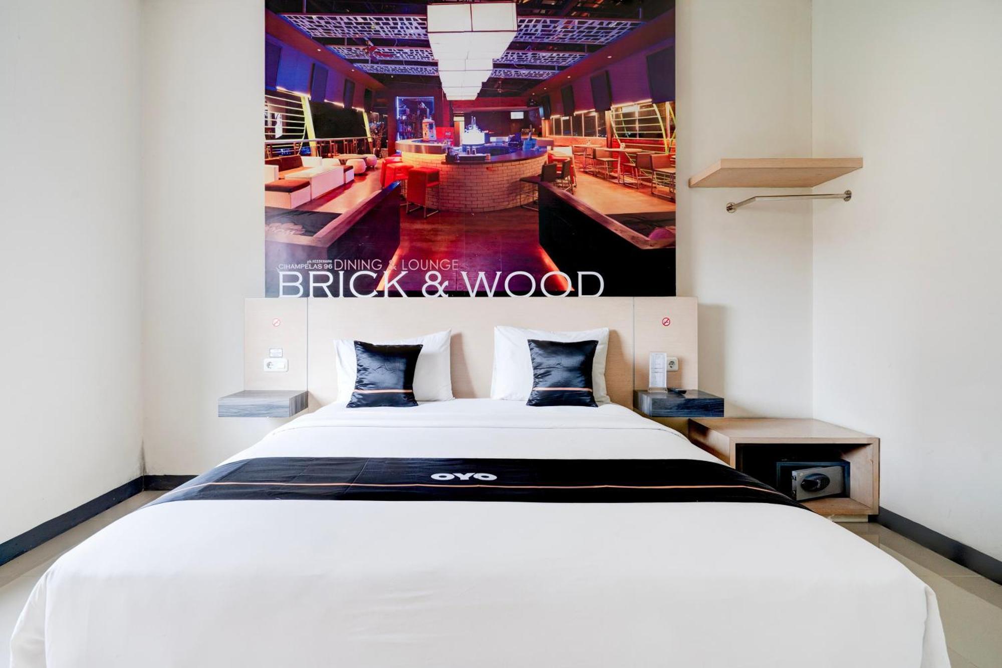 Townhouse Oak Cihampelas Near Ciwalk Formerly Promenade Hotel Bandung Dış mekan fotoğraf