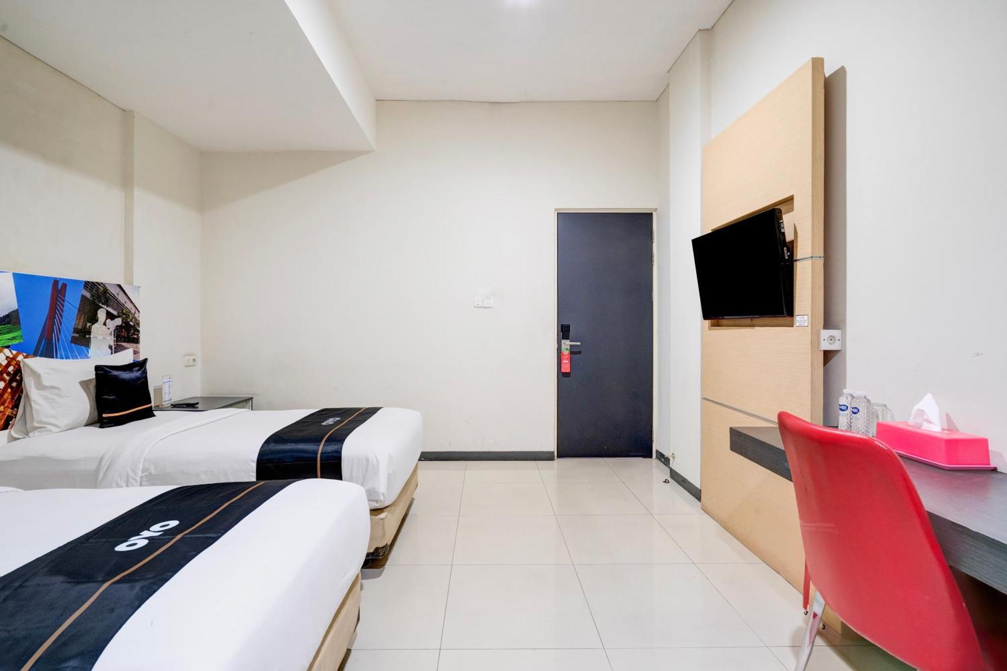 Townhouse Oak Cihampelas Near Ciwalk Formerly Promenade Hotel Bandung Dış mekan fotoğraf