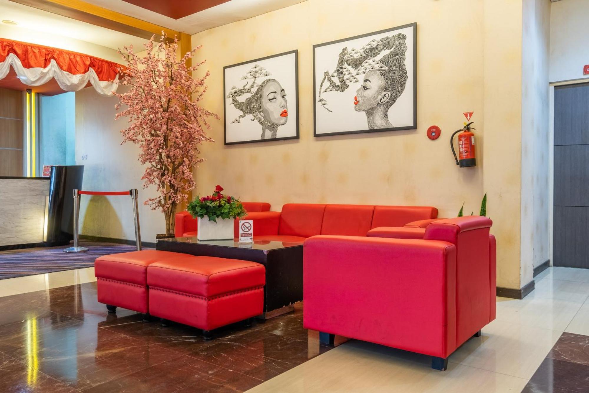 Townhouse Oak Cihampelas Near Ciwalk Formerly Promenade Hotel Bandung Dış mekan fotoğraf