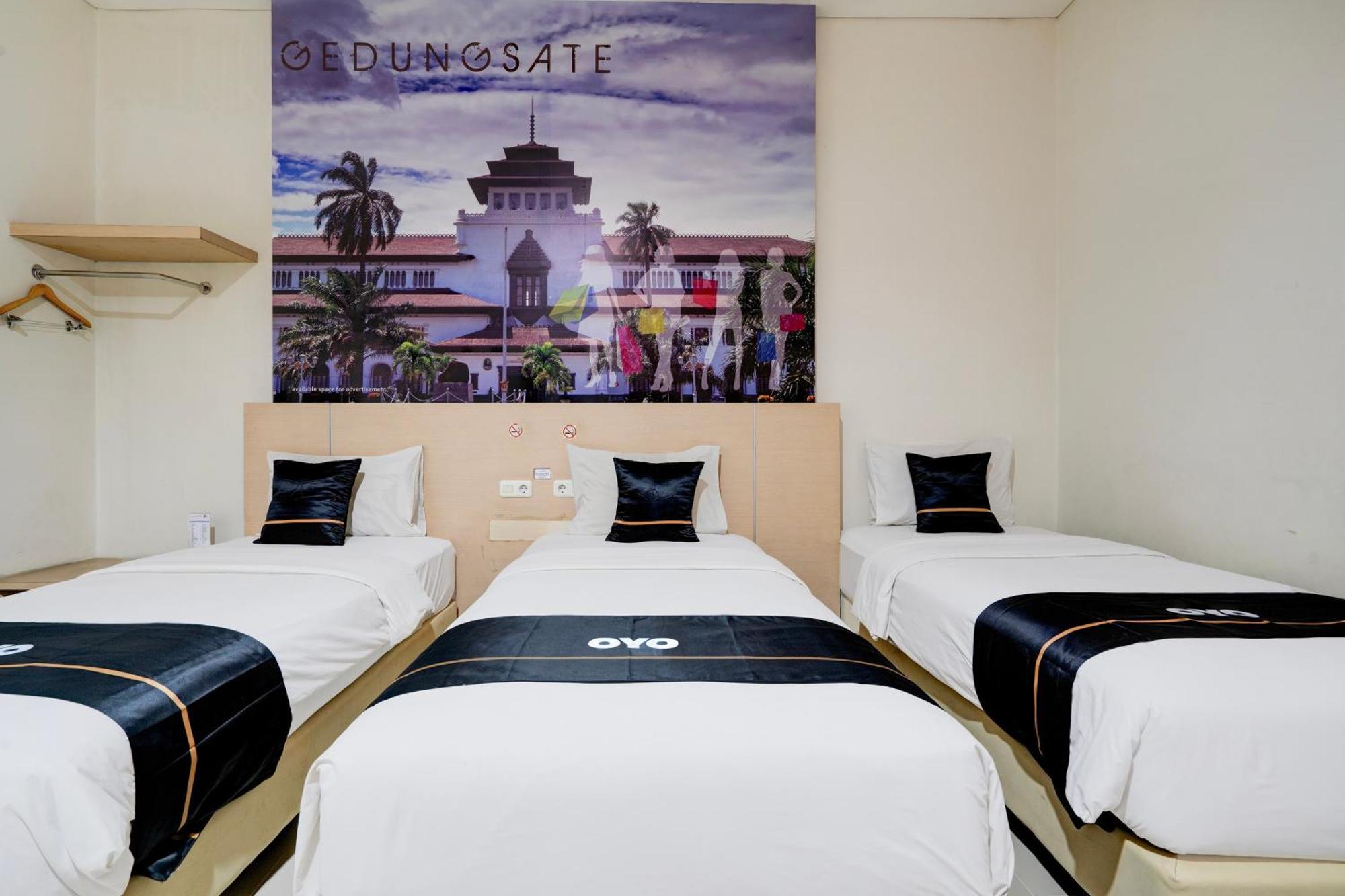 Townhouse Oak Cihampelas Near Ciwalk Formerly Promenade Hotel Bandung Dış mekan fotoğraf