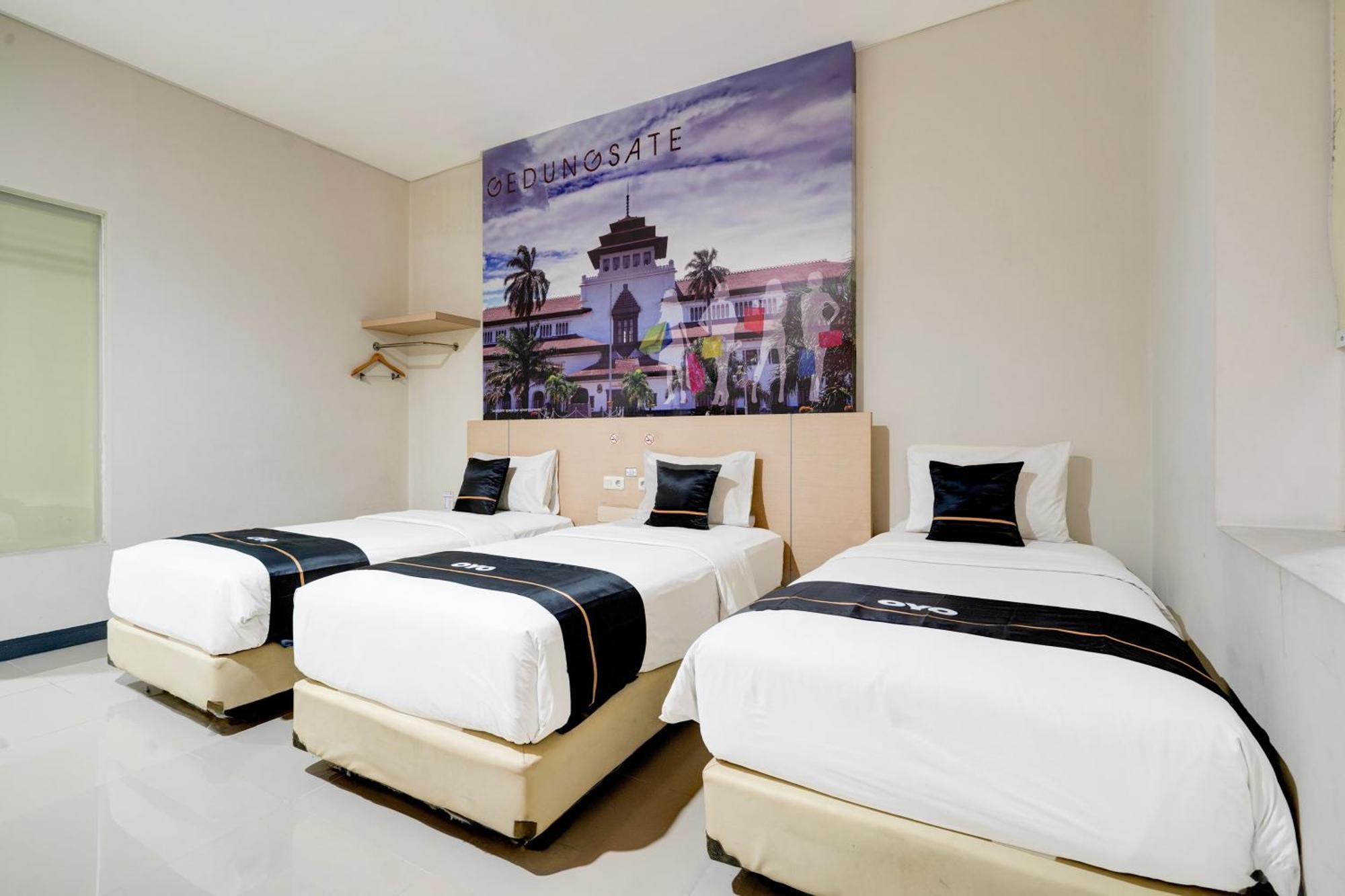Townhouse Oak Cihampelas Near Ciwalk Formerly Promenade Hotel Bandung Dış mekan fotoğraf